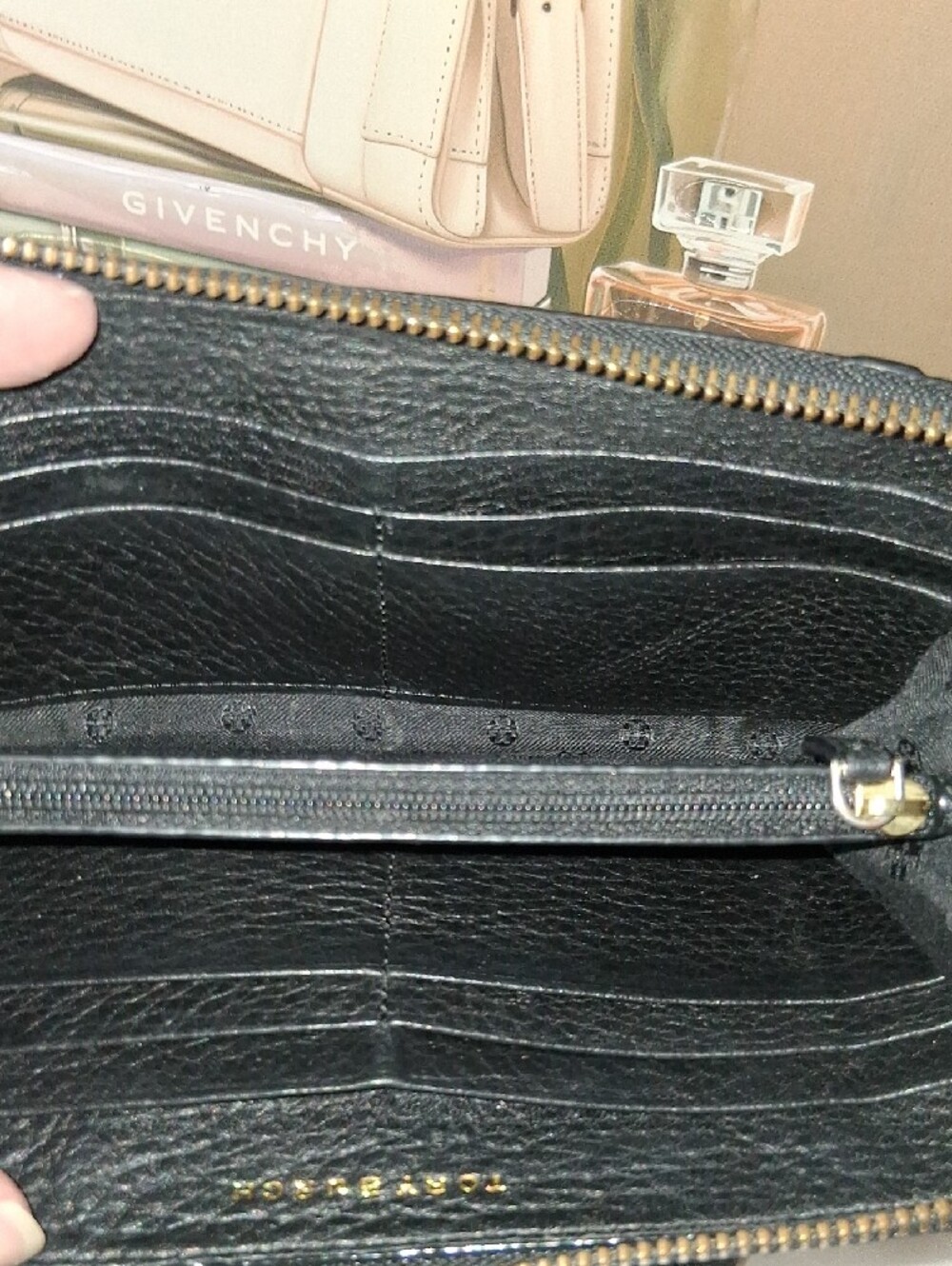 Tory Burch Black Pebbled Leather Zip Wallet with Embossed Logo - Picture 9 of 12